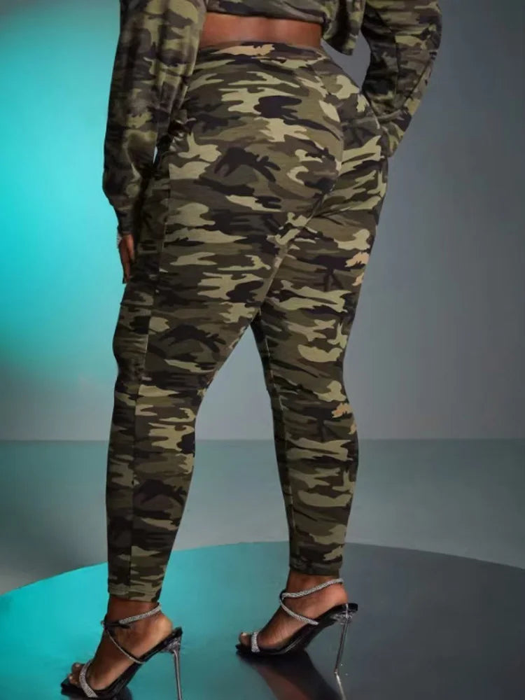 Plus Size Camouflage Print Knot Front Leggings